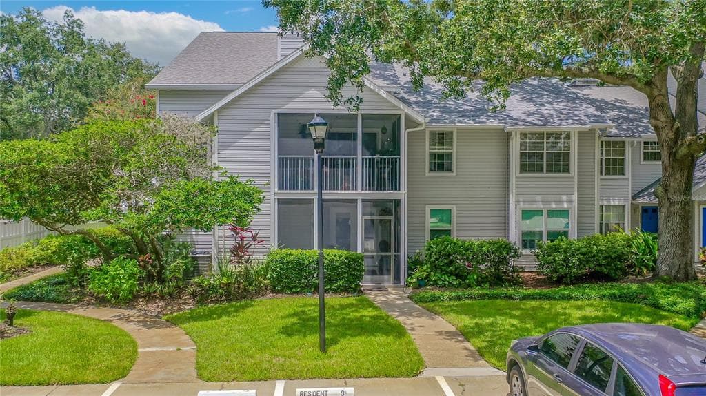3121 VALLEY OAKS DRIVE TAMPA, FL 33618