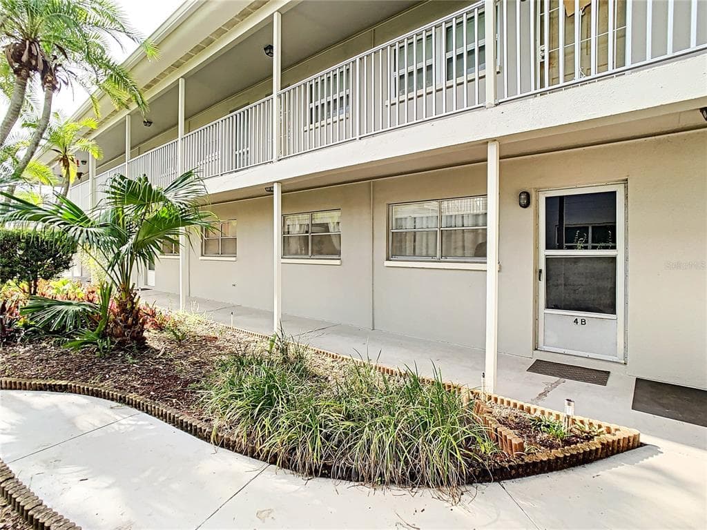 5916 5TH AVENUE N UNIT 4 ST PETERSBURG, FL 33710
