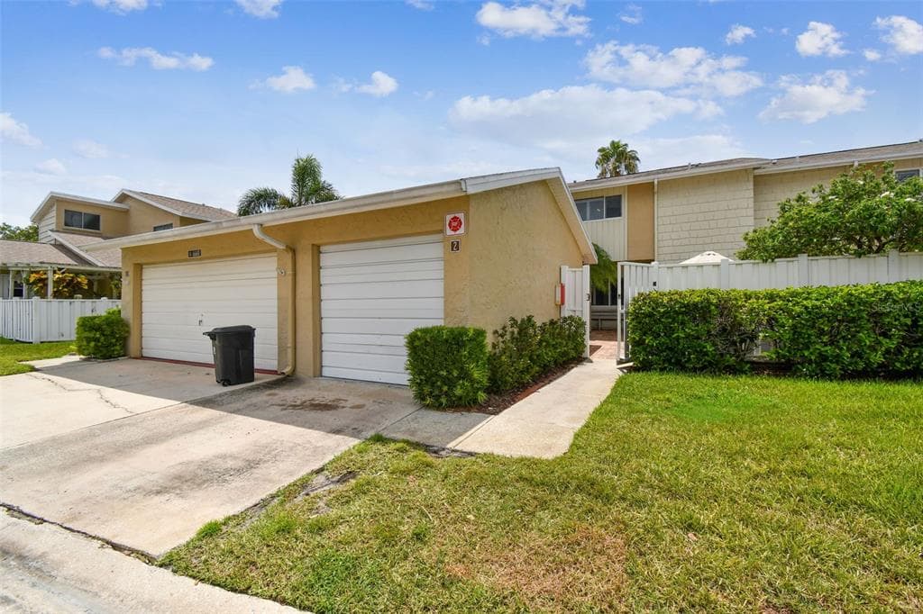 6660 CAPE HATTERAS WAY NE UNIT 2 ST PETERSBURG, FL 33702