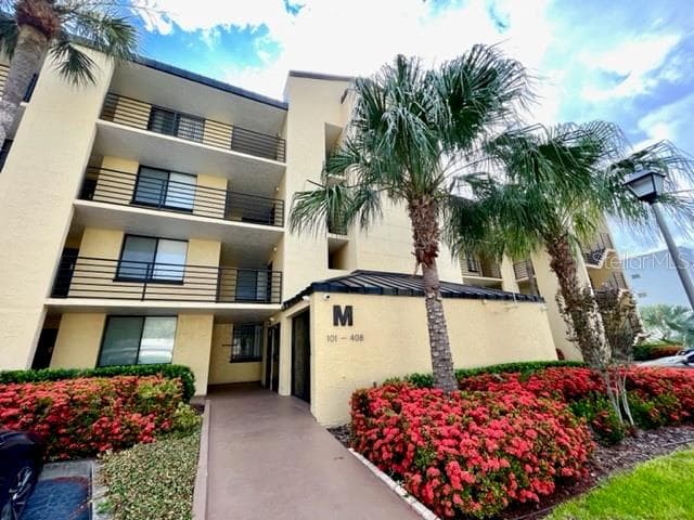 2424 W TAMPA BAY BOULEVARD UNIT M303 TAMPA, FL 33607