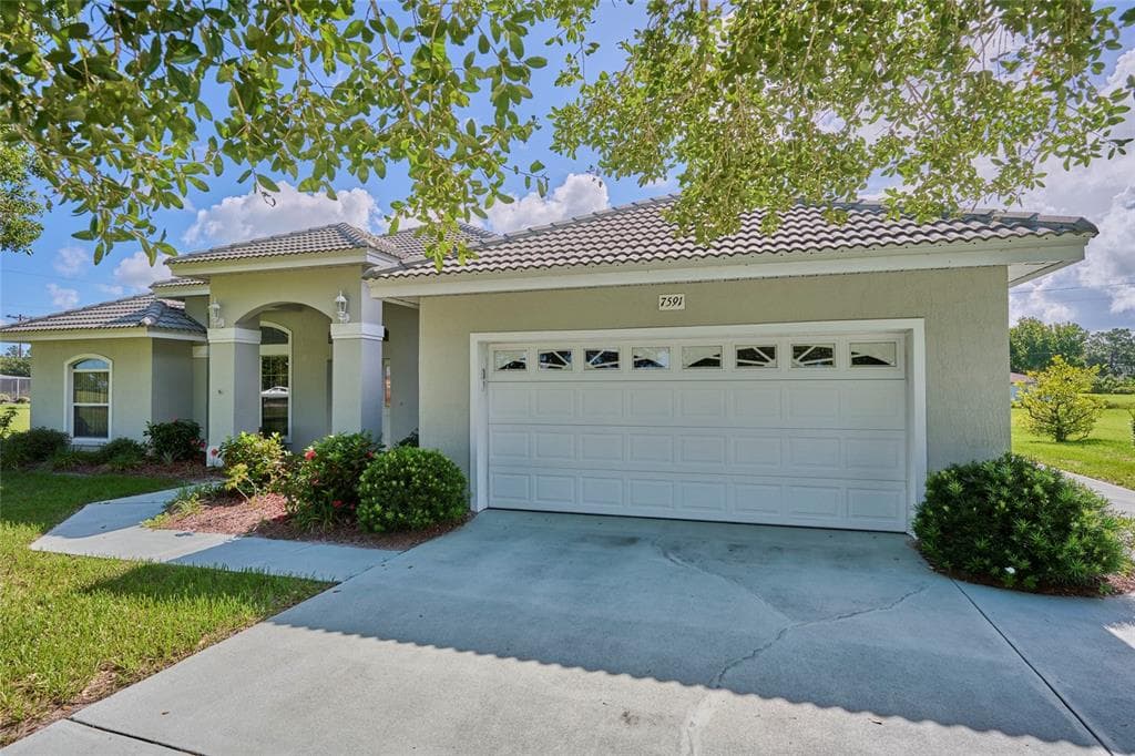 7591 RED GRANGE BOULEVARD INDIAN LAKE ESTATES, FL 33855