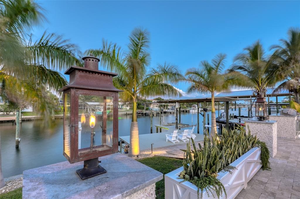 807 SNUG ISLAND CLEARWATER, FL 33767