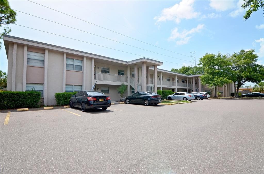 900 70TH STREET N UNIT 106 ST PETERSBURG, FL 33710