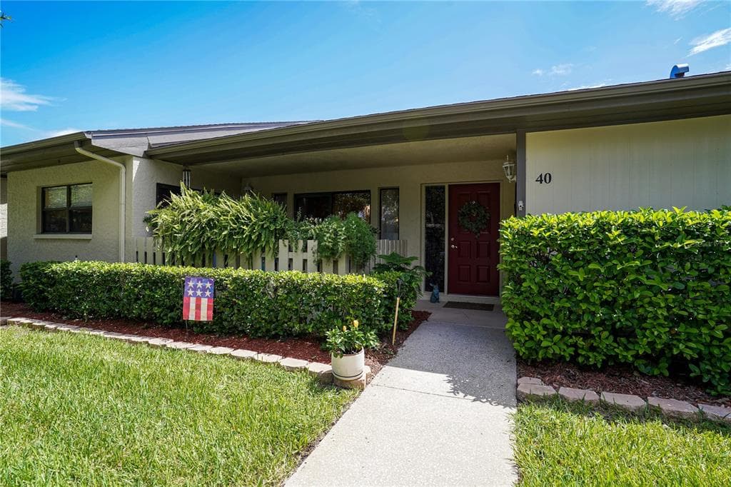 40 GRETCHEN COURT OLDSMAR, FL 34677