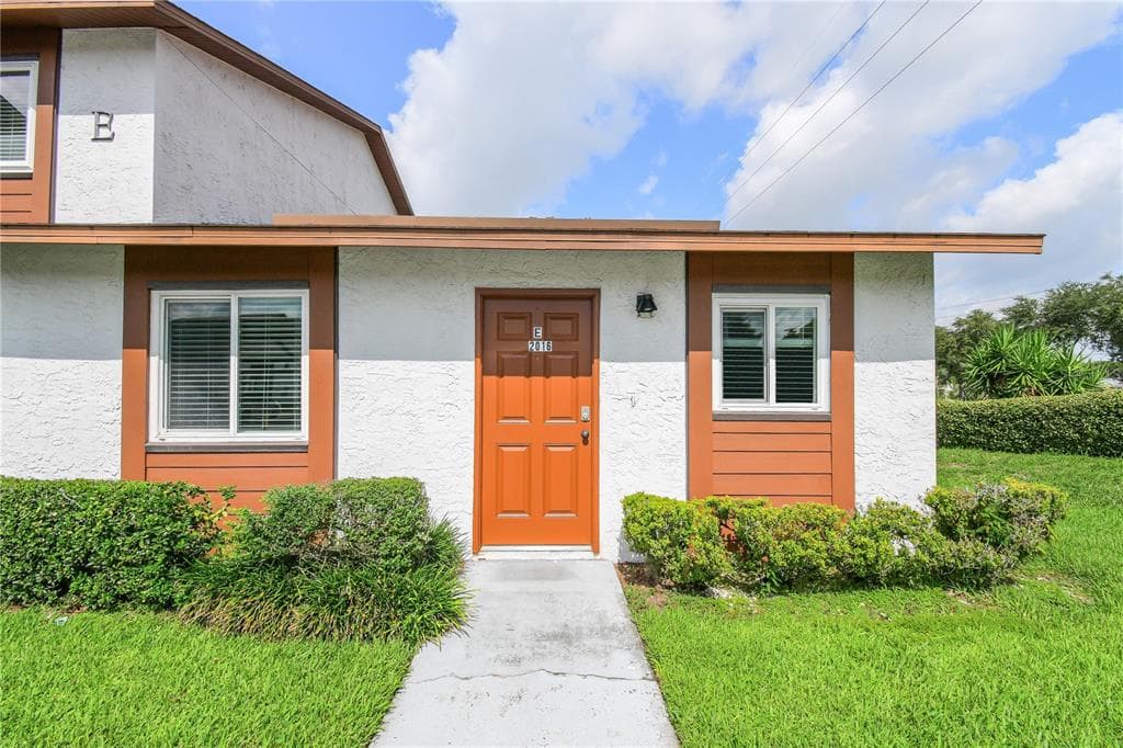 39132 COUNTY ROAD 54 UNIT 2016 ZEPHYRHILLS, FL 33542