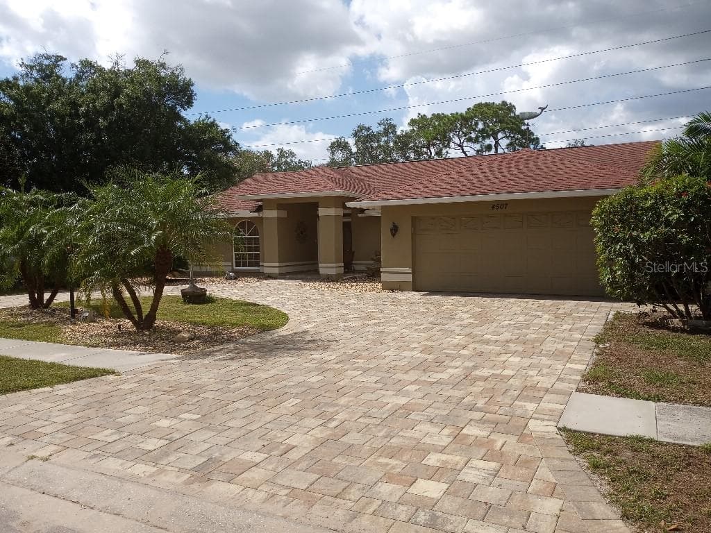 4507 DIAMOND CIRCLE N SARASOTA, FL 34233