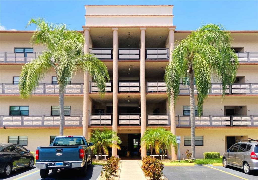 5980 80TH STREET N UNIT 315 ST PETERSBURG, FL 33709