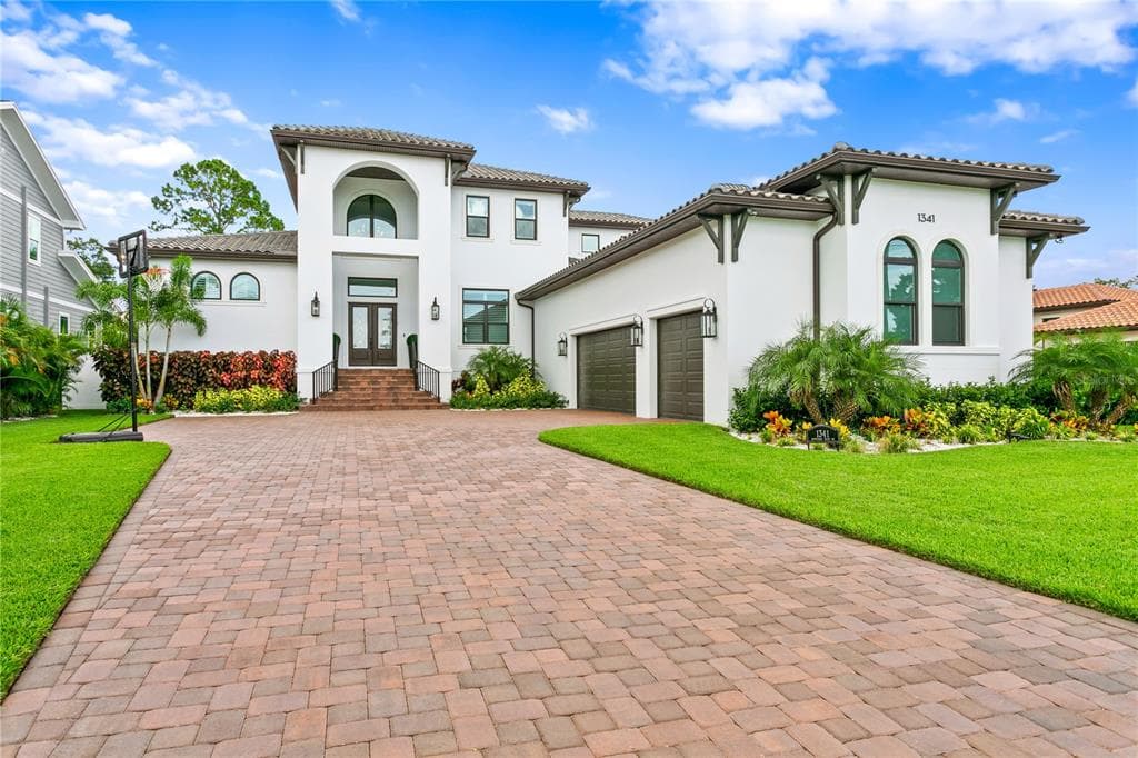 1341 MONTEREY BOULEVARD NE ST PETERSBURG, FL 33704