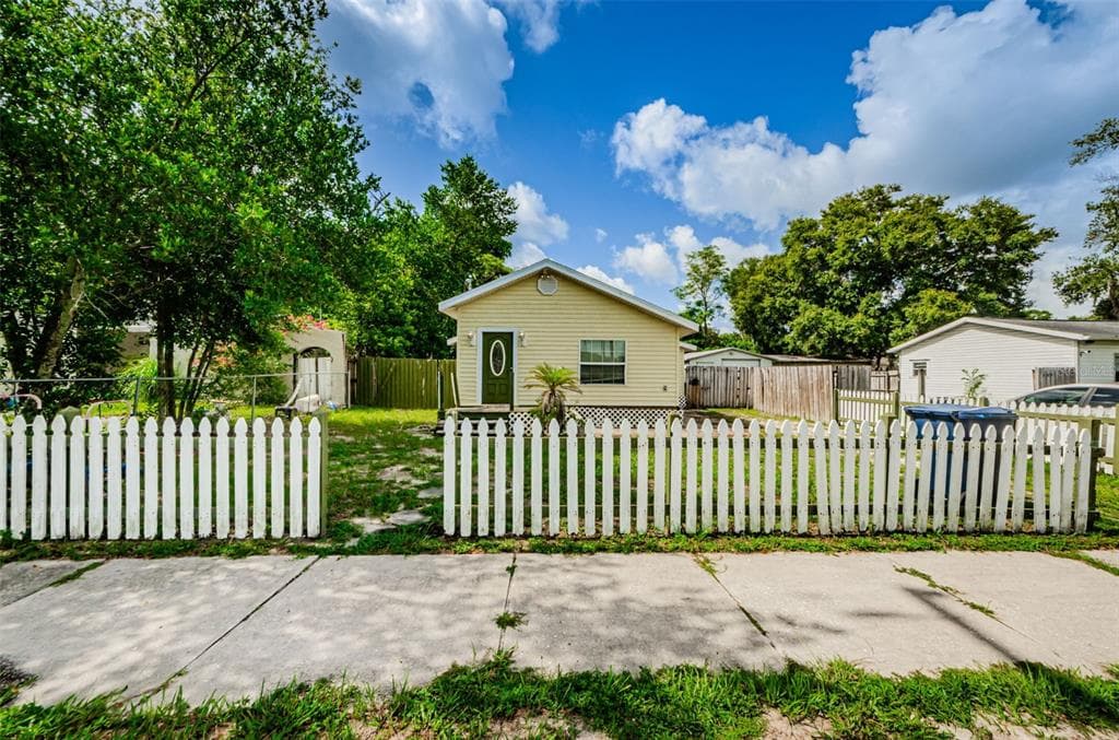 4317 E REGNAS AVENUE TAMPA, FL 33617