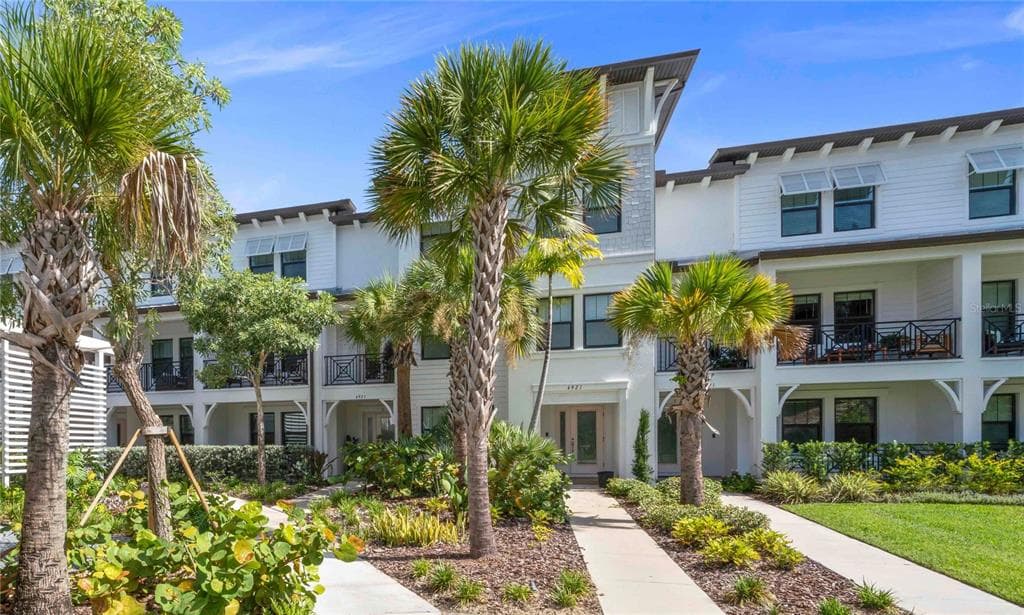 4921 W PAUL AVENUE UNIT 5 TAMPA, FL 33611
