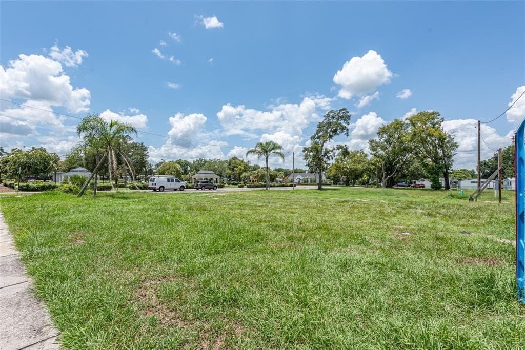 709 N WHEELER STREET PLANT CITY, FL 33563
