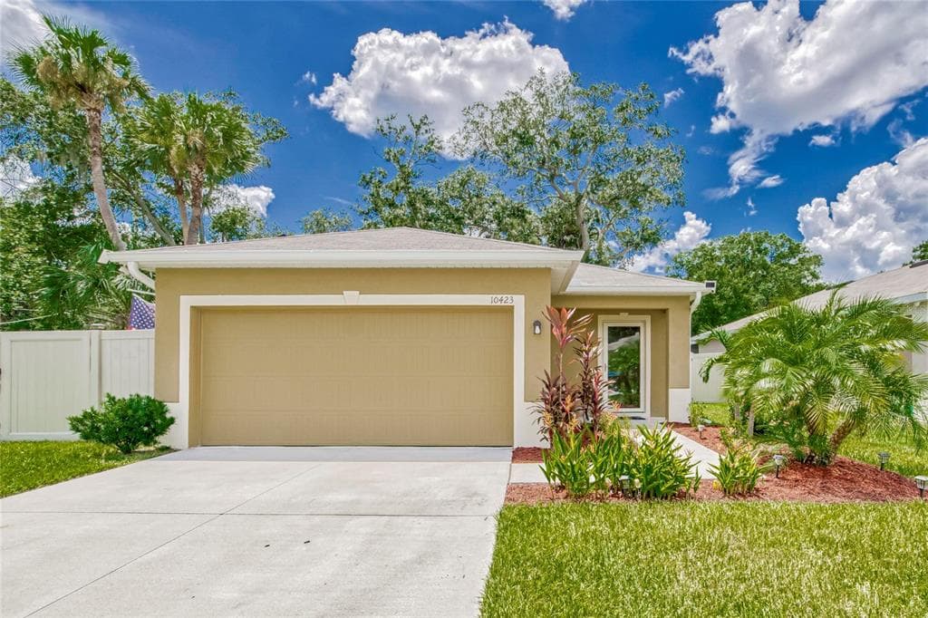 10423 CANDLEBERRY WOODS LANE GIBSONTON, FL 33534