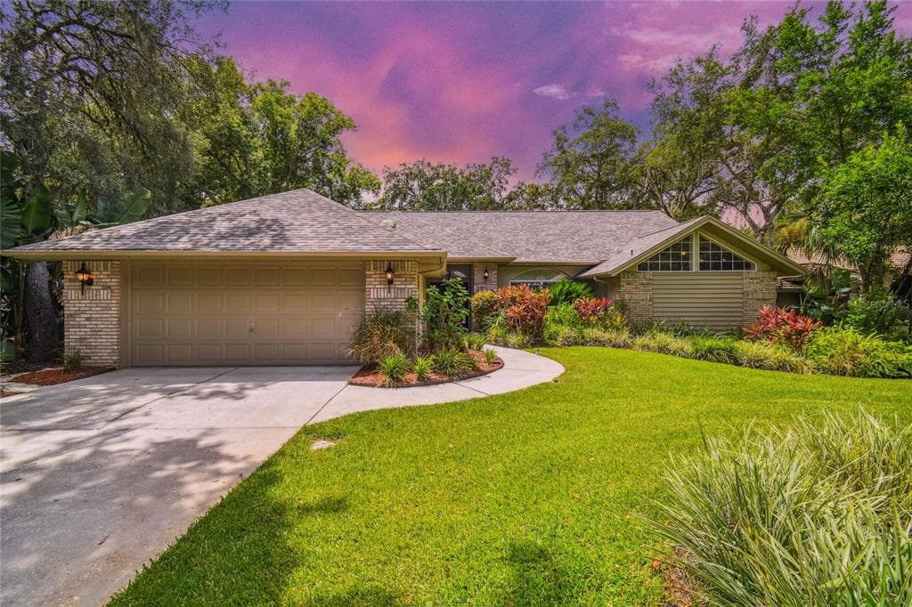 8804 WHISPERING OAKS TRAIL NEW PORT RICHEY, FL 34654