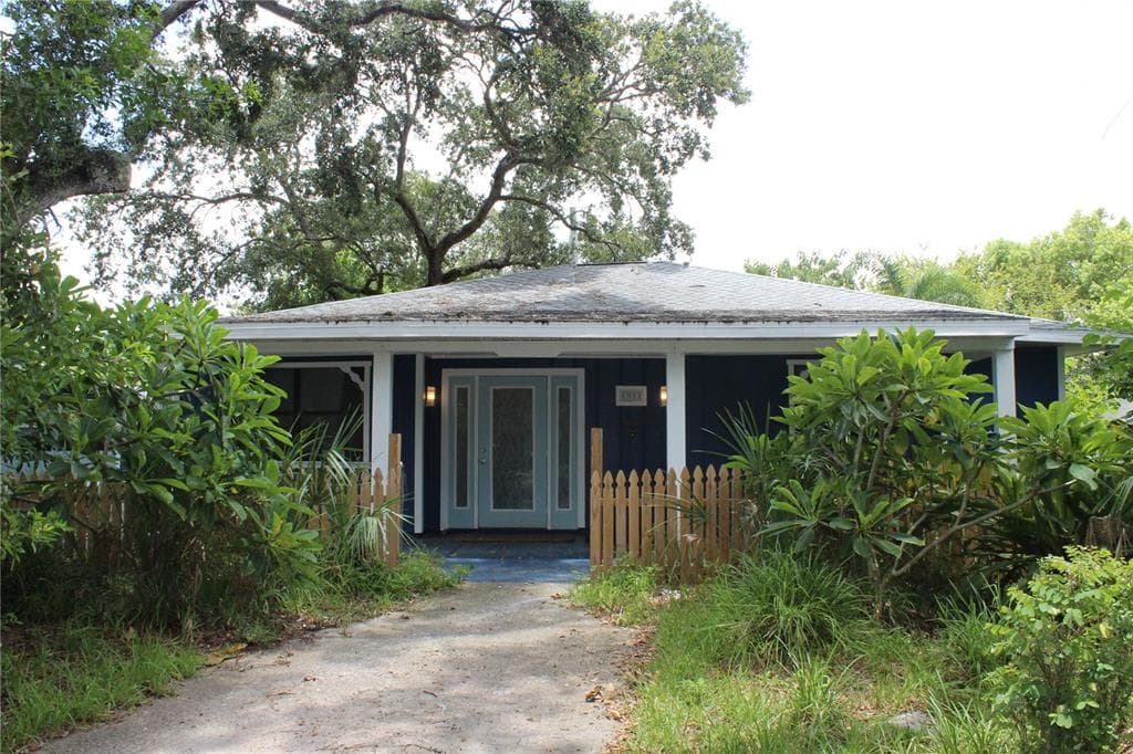 1911 2ND AVENUE E BRADENTON, FL 34208