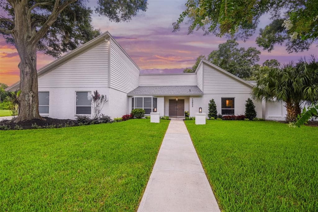 13902 VILLAGE LAKE PLACE TAMPA, FL 33624