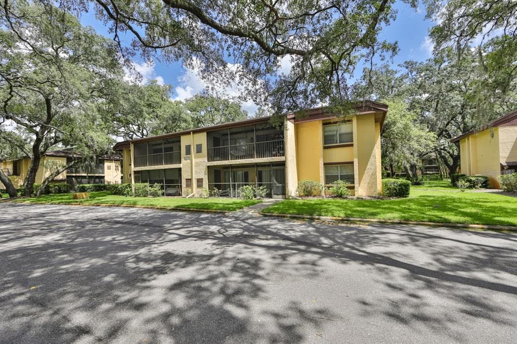 14109 MOSSY GLEN LANE UNIT 103 TAMPA, FL 33613