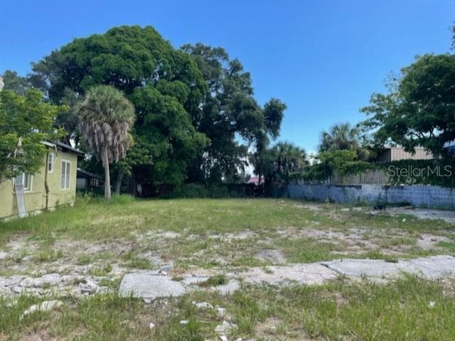 880 S 17TH AVENUE S ST PETERSBURG, FL 33701