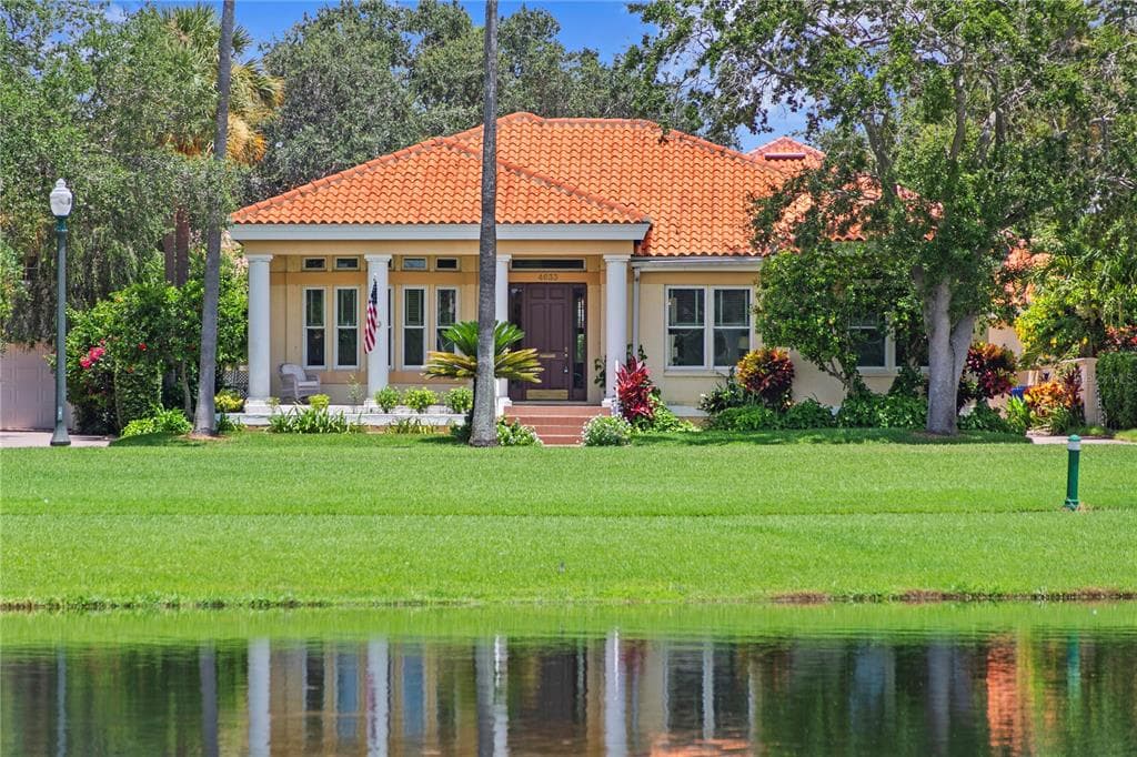 4633 SKIMMER WAY S ST PETERSBURG, FL 33711