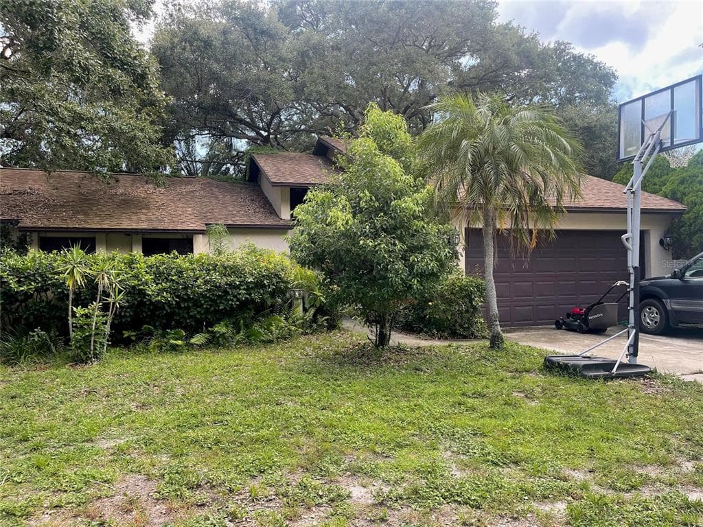 933 WOODLAND DRIVE PALM HARBOR, FL 34683