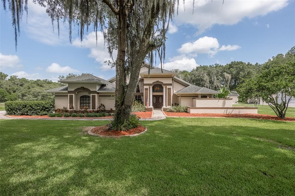 8403 SOUTHWOOD PINES STREET LITHIA, FL 33547