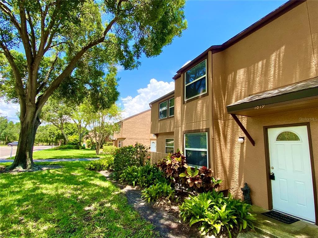 1819 CLEARBROOKE DRIVE CLEARWATER, FL 33760