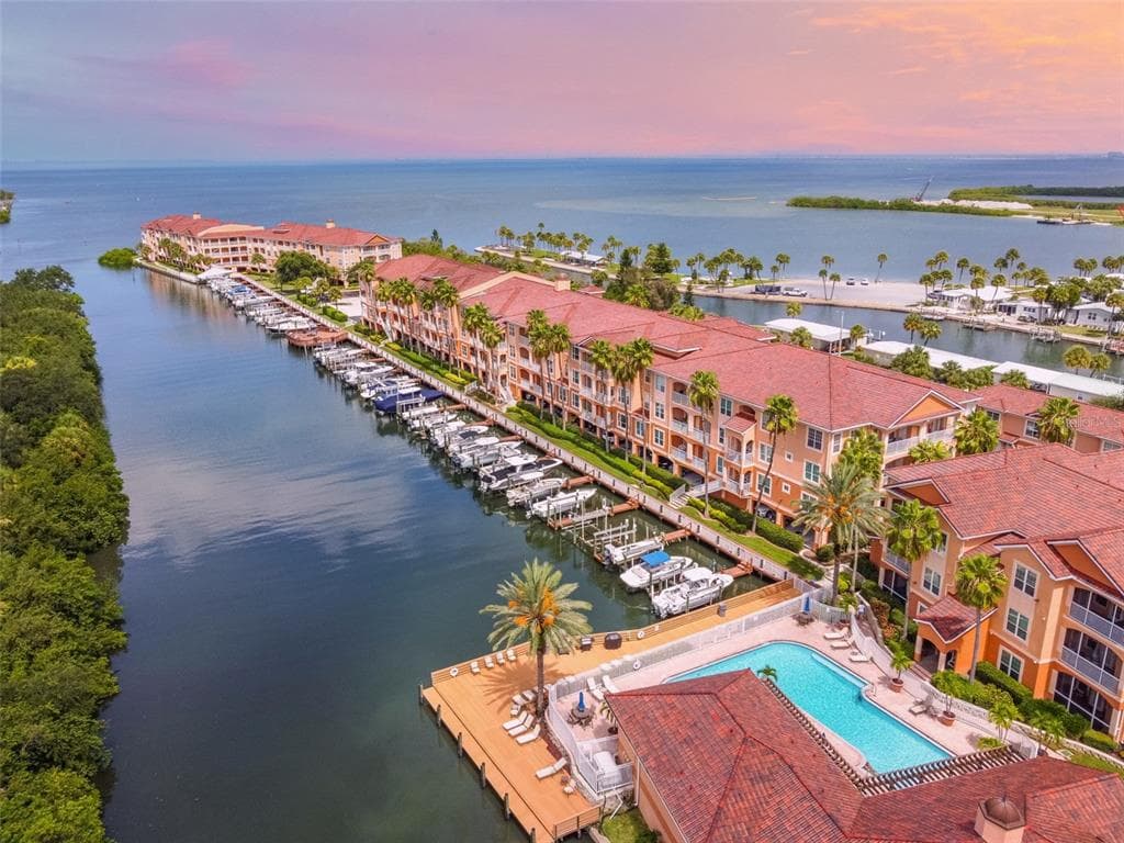 5000 CULBREATH KEY WAY UNIT 1316 TAMPA, FL 33611