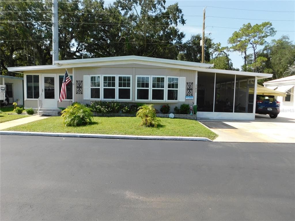 37800 VALENCIA AVENUE ZEPHYRHILLS, FL 33541