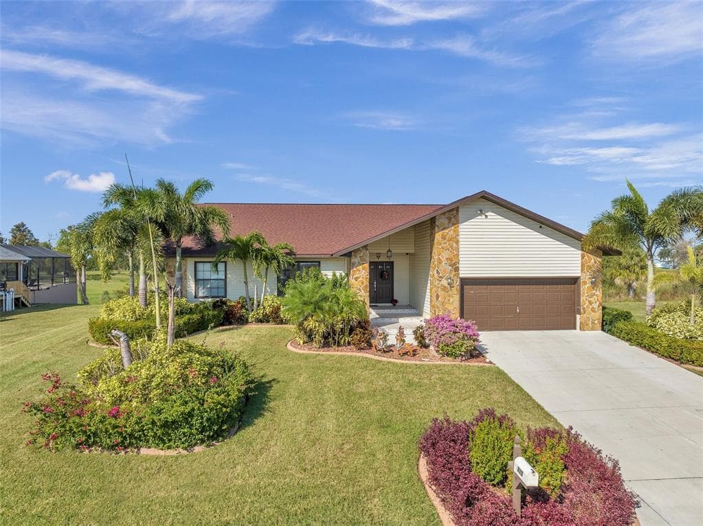 915 EAGLE LANE