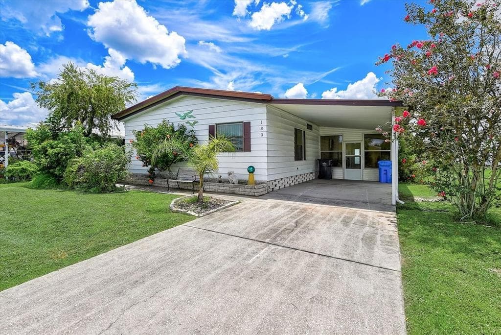 183 N SAINT THOMAS CIRCLE APOLLO BEACH, FL 33572