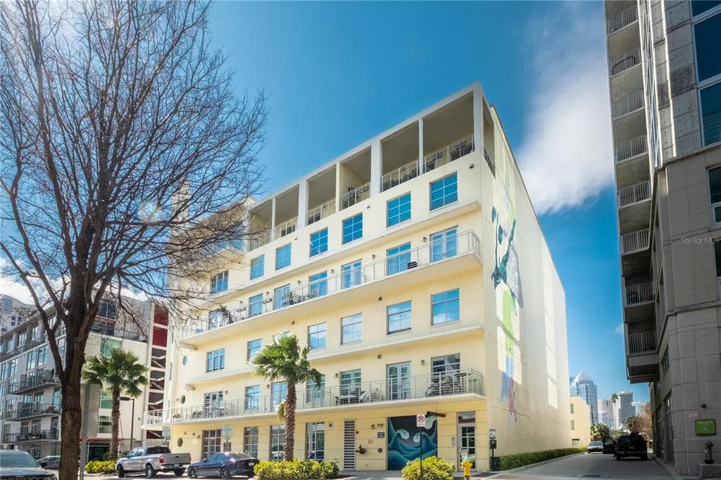 1212 E WHITING STREET UNIT 305 TAMPA, FL 33602