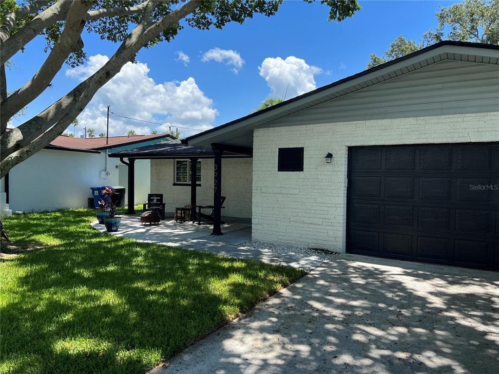 3927 HELENA STREET NE ST PETERSBURG, FL 33703