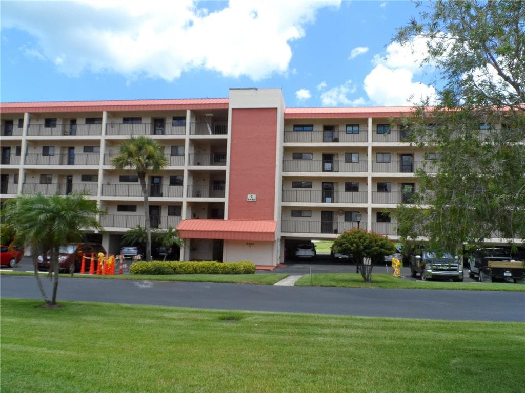 9490 HARBOR GREENS WAY UNIT C-307 SEMINOLE, FL 33776
