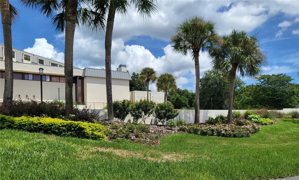 501 W OLD US HIGHWAY 441 UNIT C-405 MOUNT DORA, FL 32757