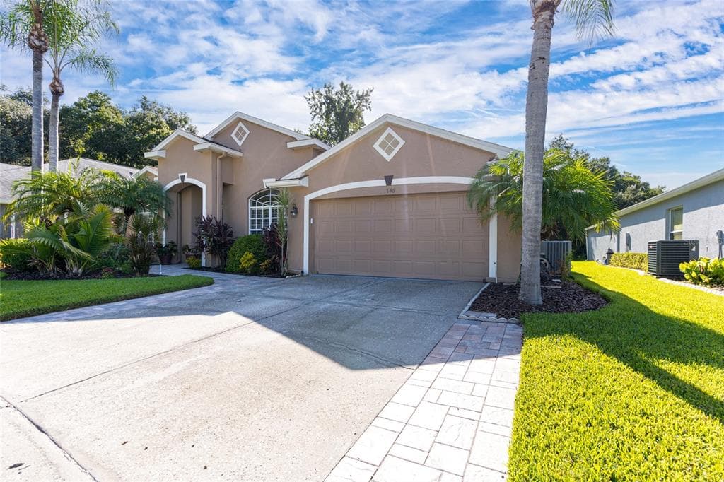 1846 RIDGELAKE COURT WESLEY CHAPEL, FL 33543