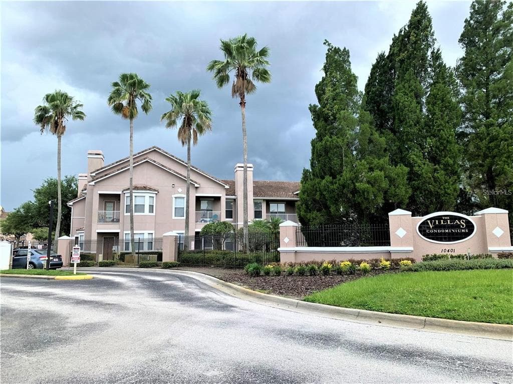 10450 VILLA VIEW CIRCLE TAMPA, FL 33647