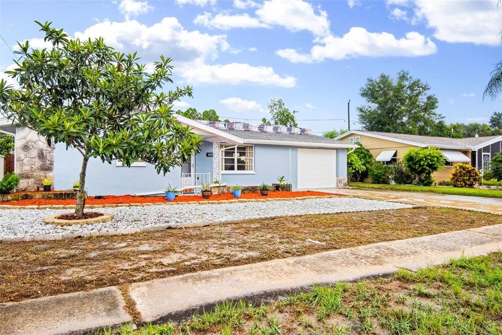 5837 APPLETREE ROAD HOLIDAY, FL 34690
