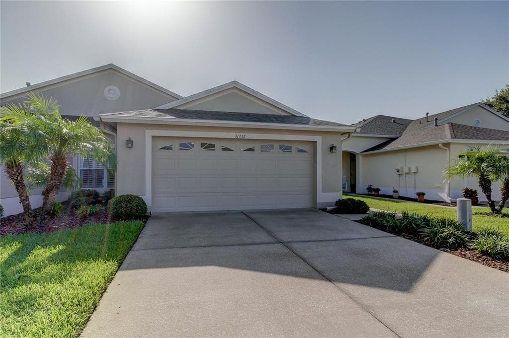 31337 SHAKER CIRCLE WESLEY CHAPEL, FL 33543
