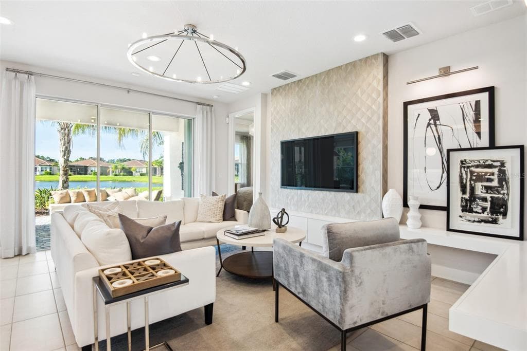 15581 CORONA DEL MAR DRIVE WIMAUMA, FL 33598