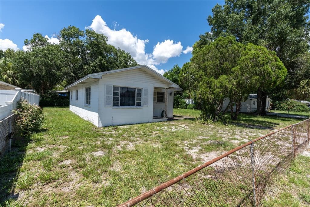 2711 W STATE STREET TAMPA, FL 33609