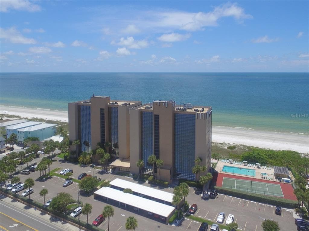 900 GULF BOULEVARD UNIT 102 INDIAN ROCKS BEACH, FL 33785