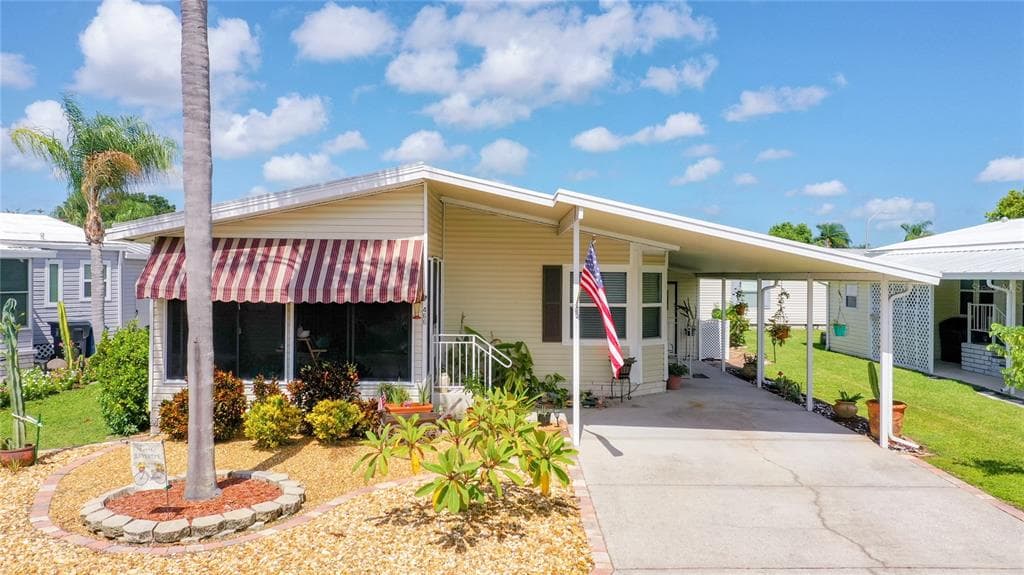 466 TROUT LANE OLDSMAR, FL 34677