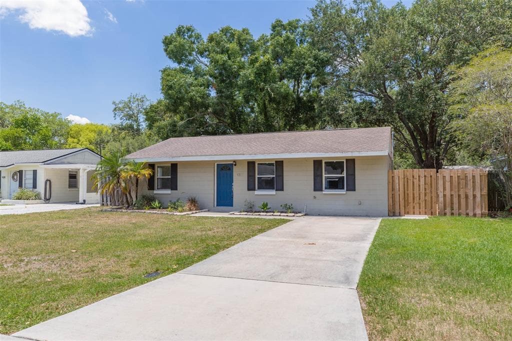 4317 S RENELLIE DRIVE TAMPA, FL 33611