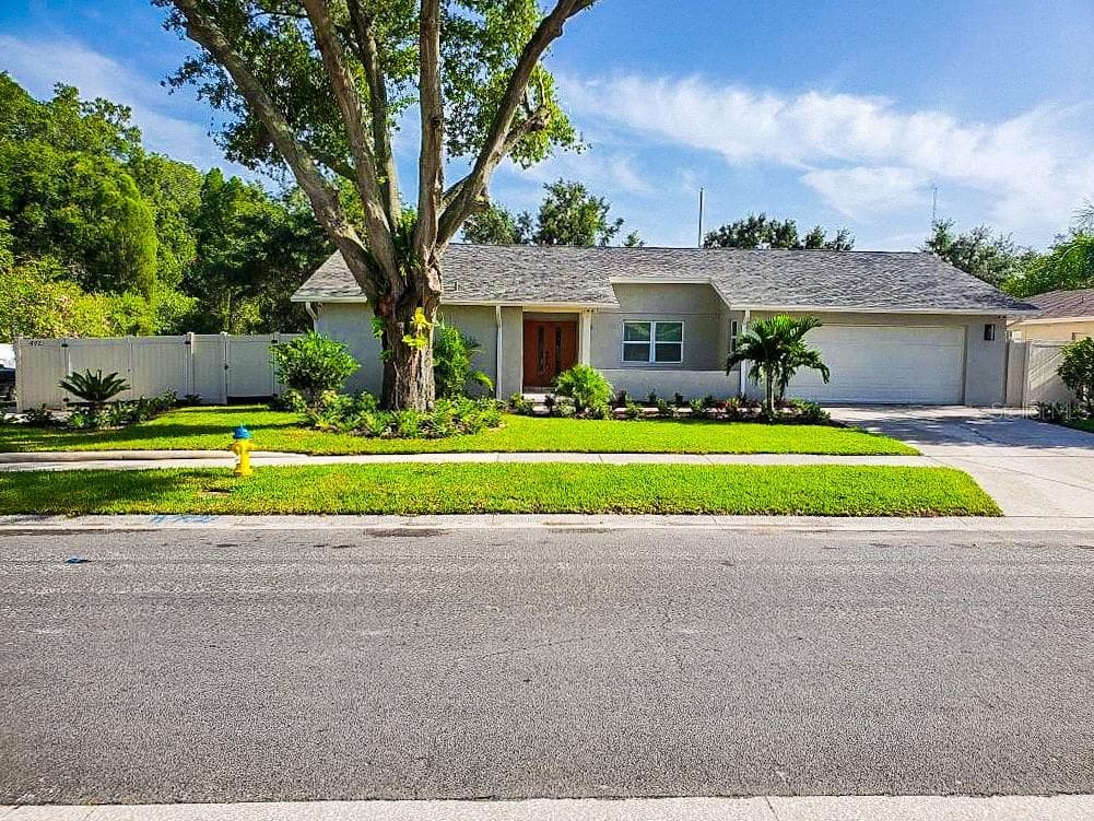502 MAHOGANY DRIVE