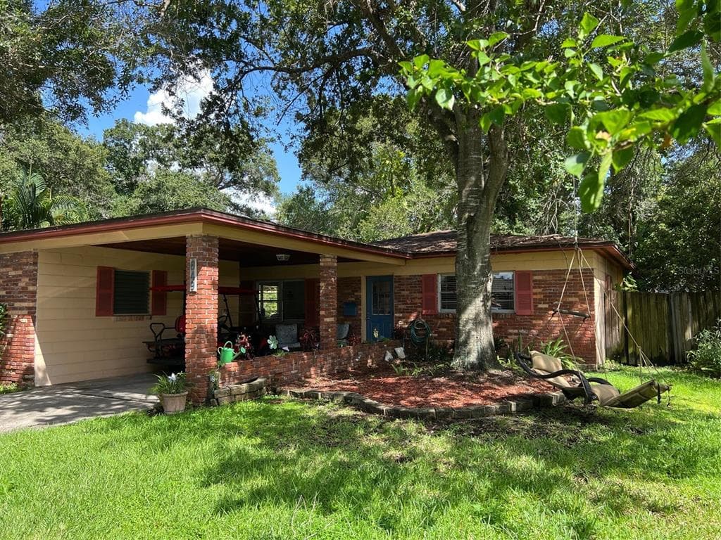 649 GENEVA PLACE TAMPA, FL 33606