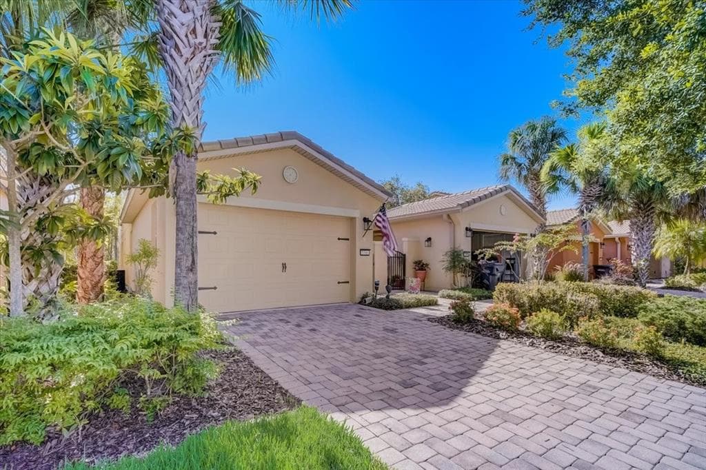 2346 PALM TREE DRIVE POINCIANA, FL 34759
