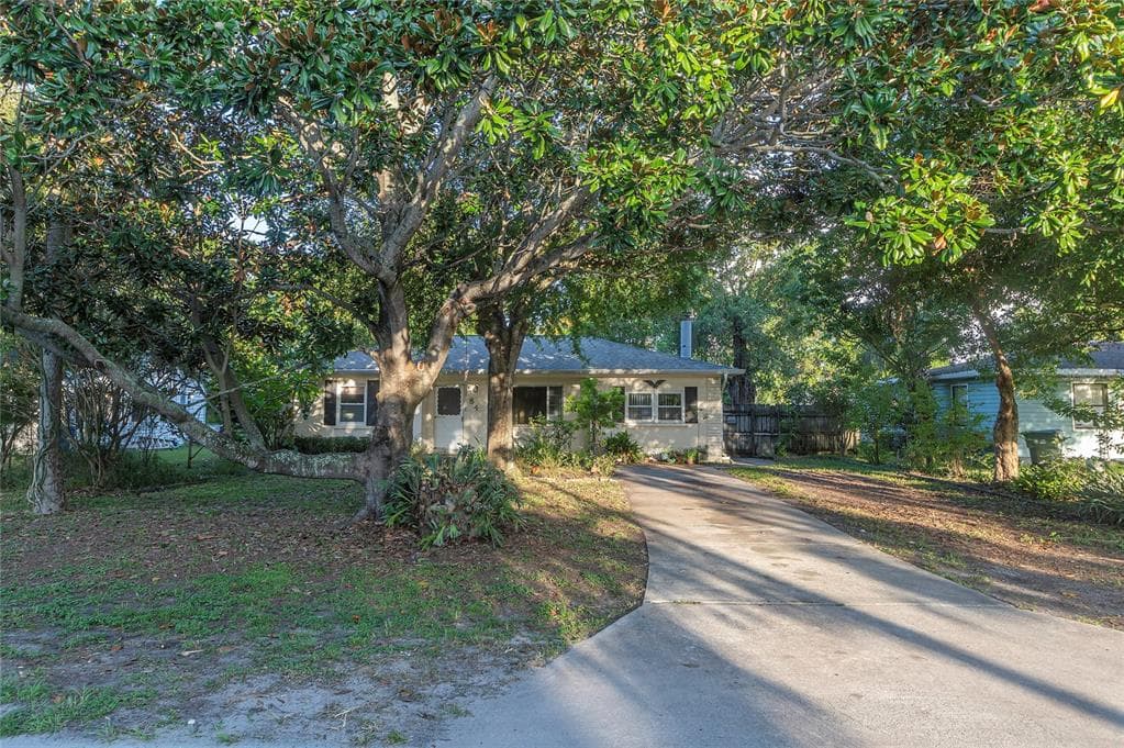 84 21ST TERRACE SE LARGO, FL 33771