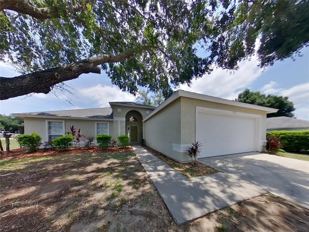 303 EASTRIDGE DRIVE EUSTIS, FL 32726