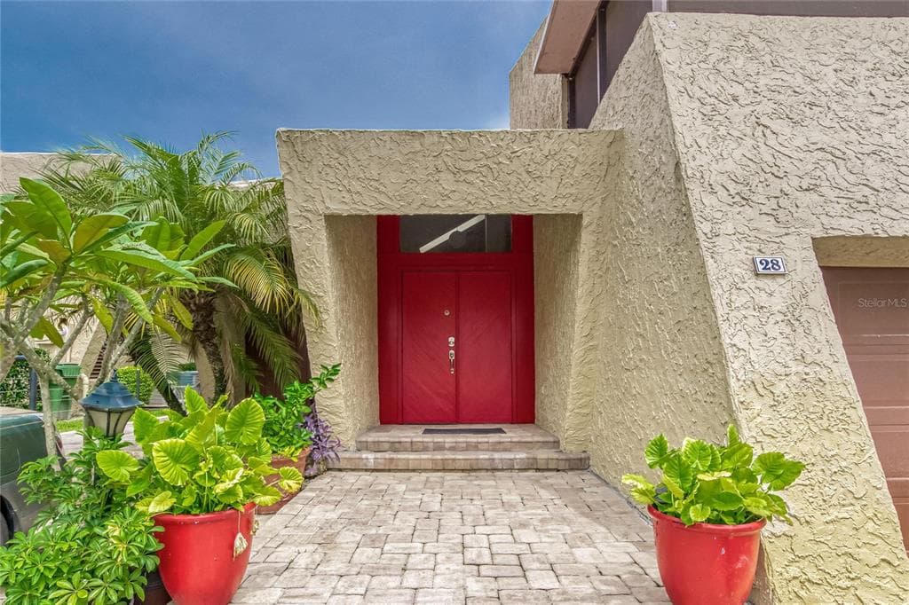 28 CASARENA COURT WINTER HAVEN, FL 33881