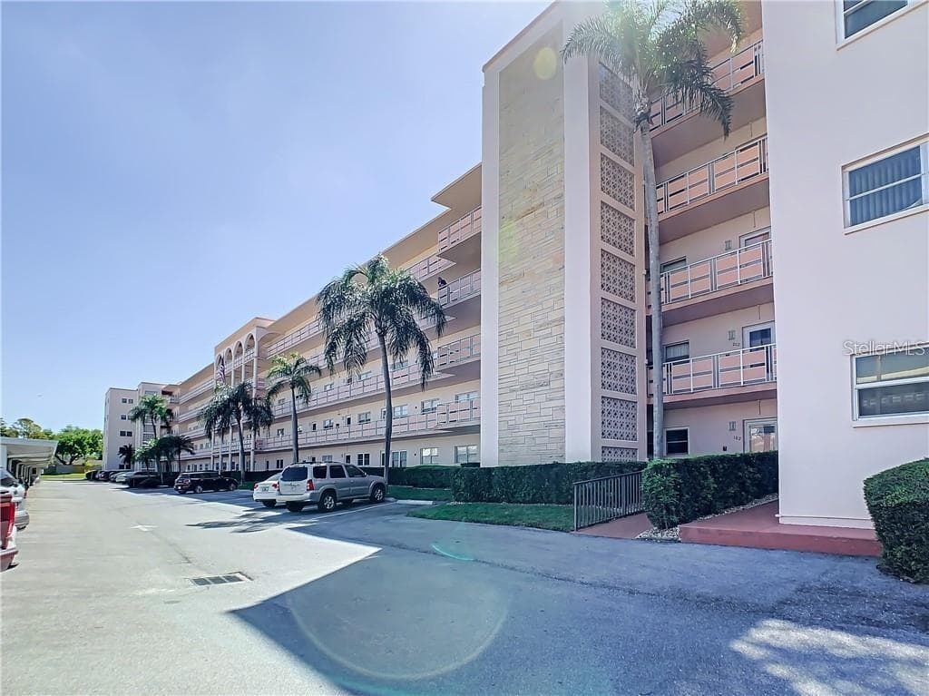 5623 80TH STREET N UNIT 507 ST PETERSBURG, FL 33709