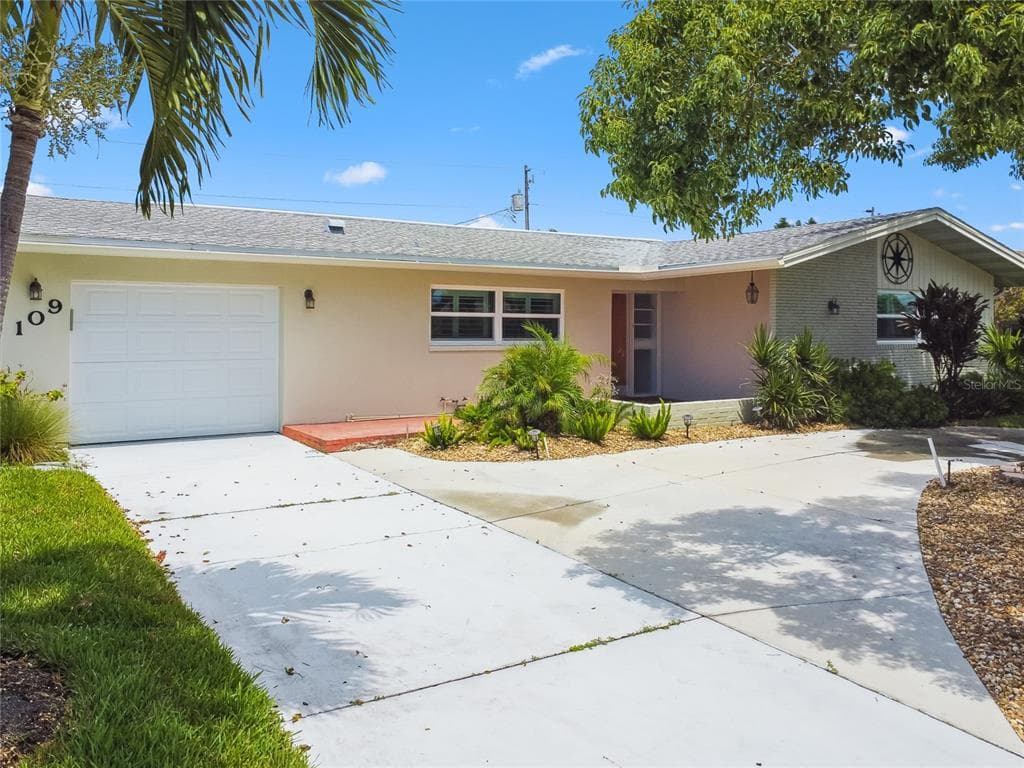 109 24TH STREET BELLEAIR BEACH, FL 33786